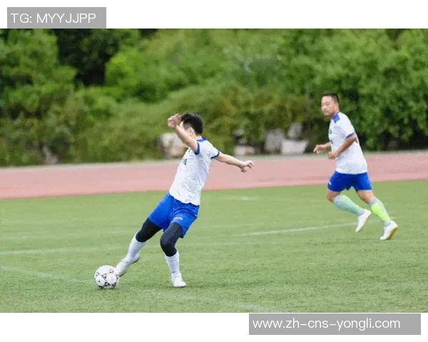 足球汇聚焦全球赛事动态与精彩瞬间引领球迷热潮 足球汇聚焦全球赛事动态与精彩瞬间引领球迷热潮